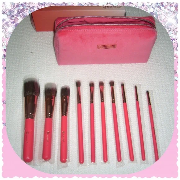 Bombshell Beauty -10 Piece make up brush set-Zippered pink case. - Picture 2 of 4